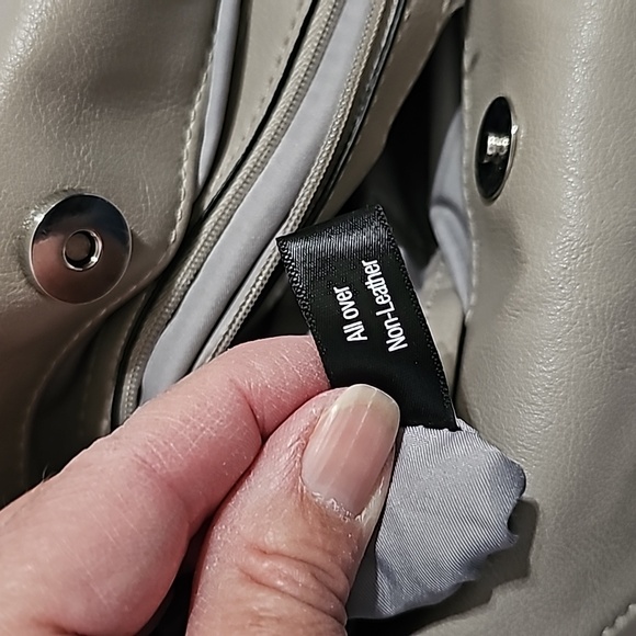 I.N.C International Concepts Huw Bangle Crossbody Purse - Picture 11 of 14